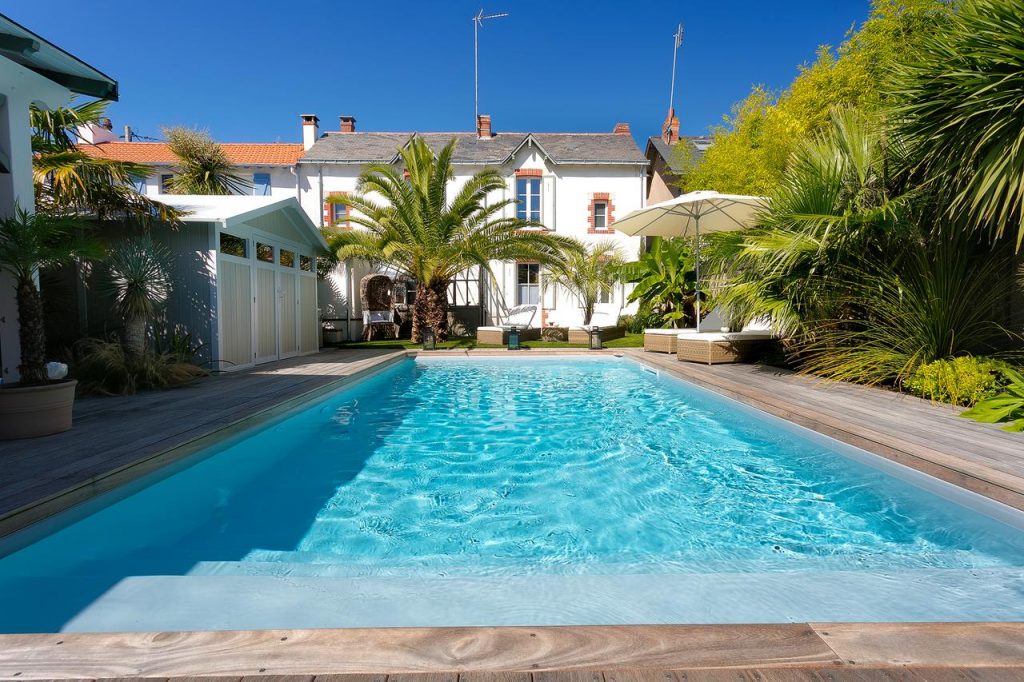 Villas in South of France with private pool near beach