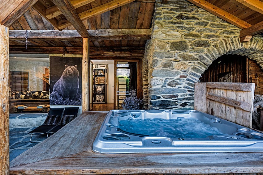 ski chalets with hot tub